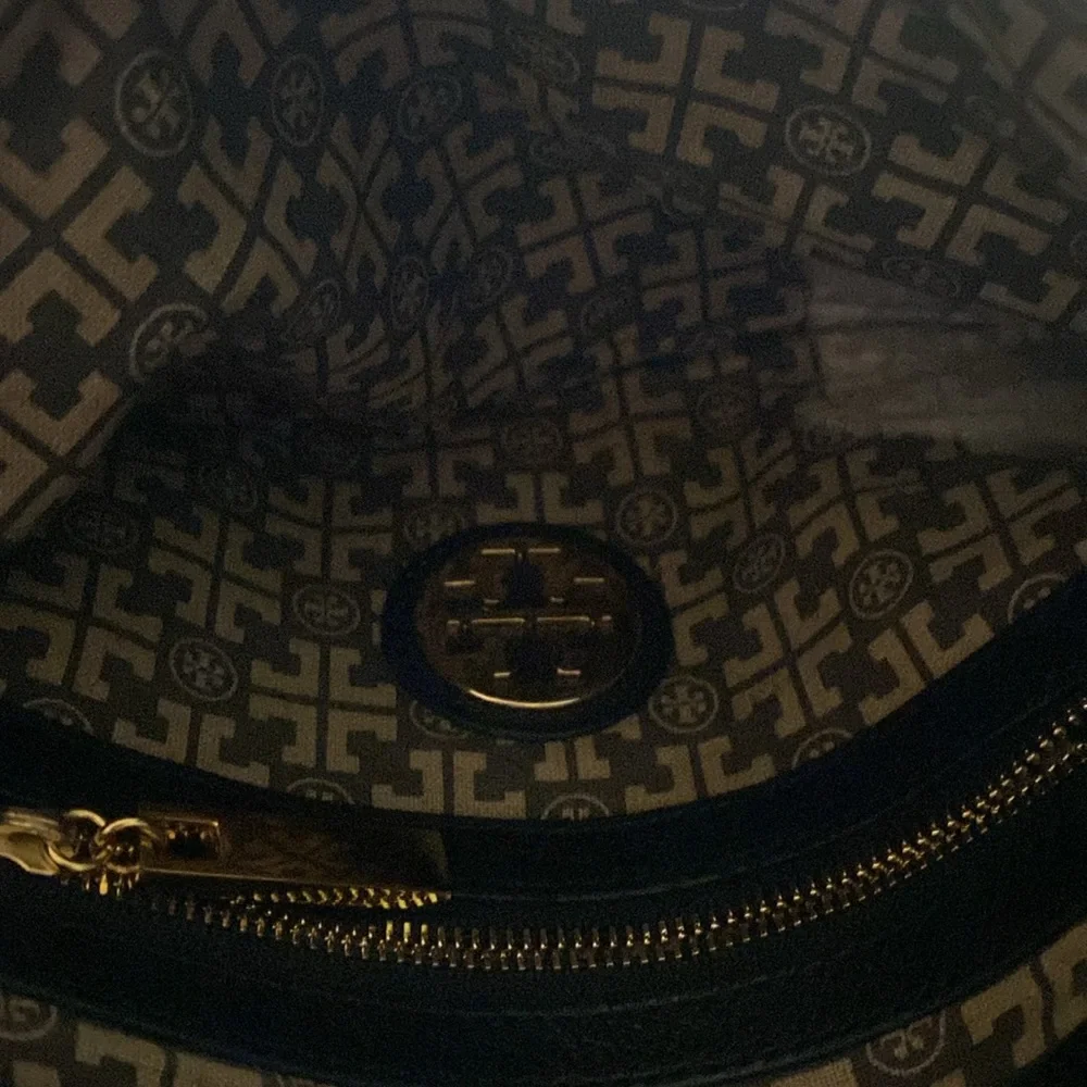 Vintage Tory Burch clutch - Picture 3 of 4